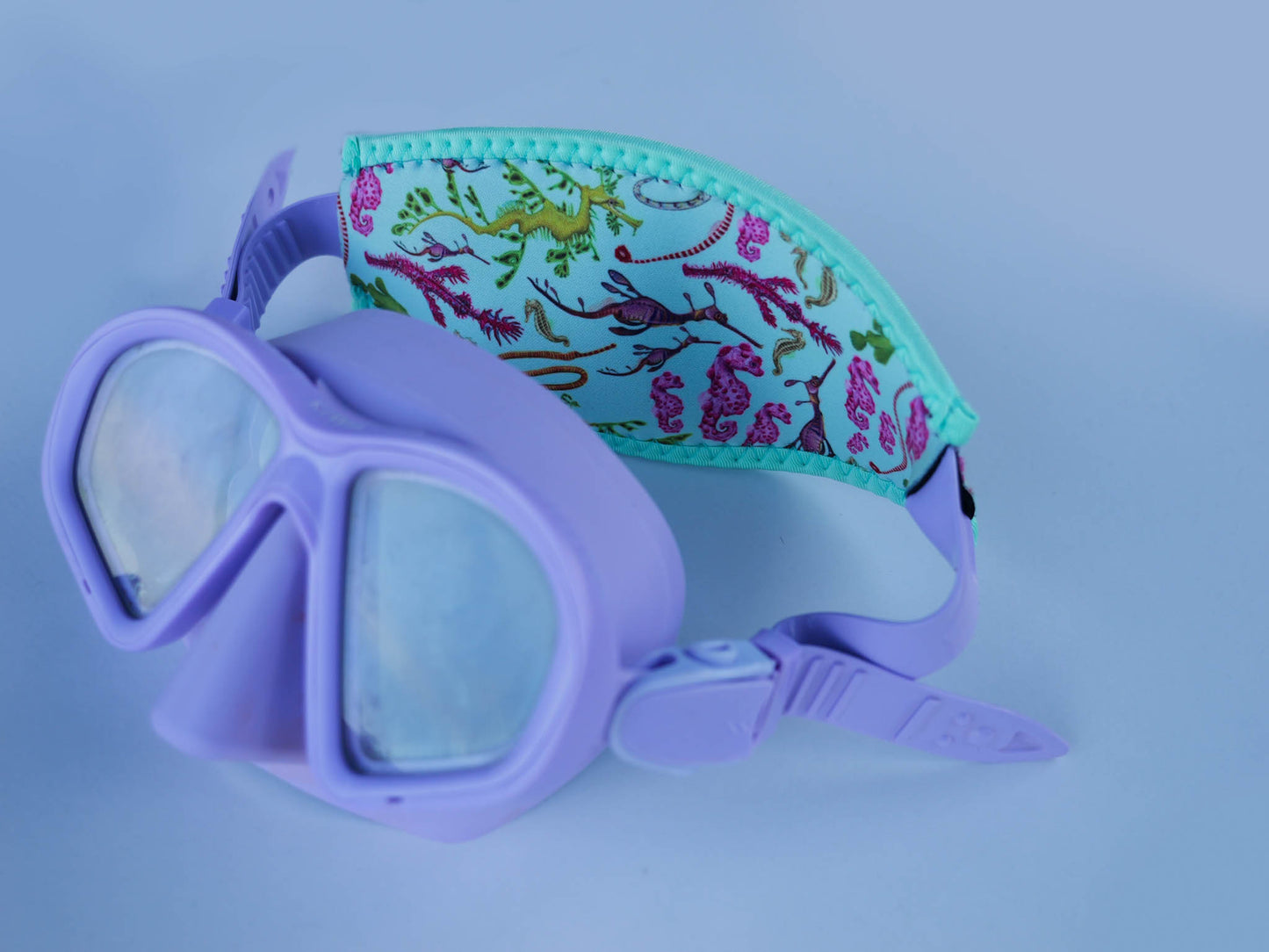 SEAHORSE GREEN NEOPRENE MASK TAMER