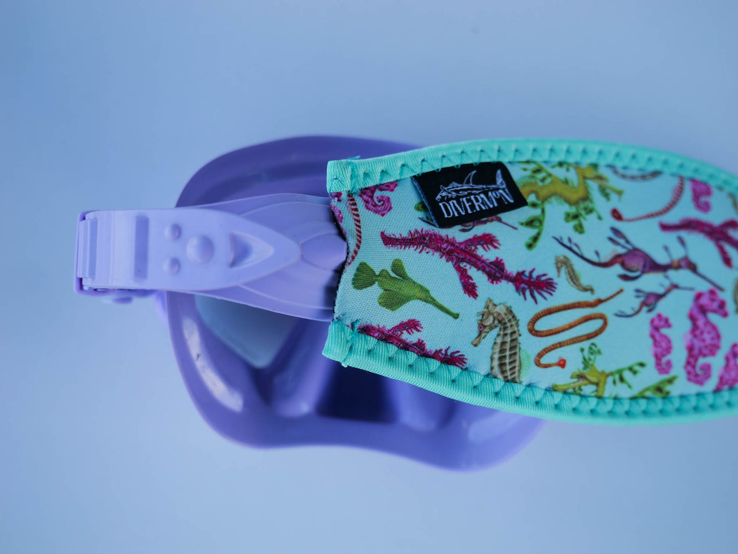 SEAHORSE MASK TAMER