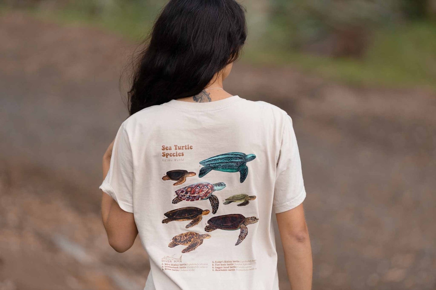 SIDE TURTLE UNISEX T-SHIRT