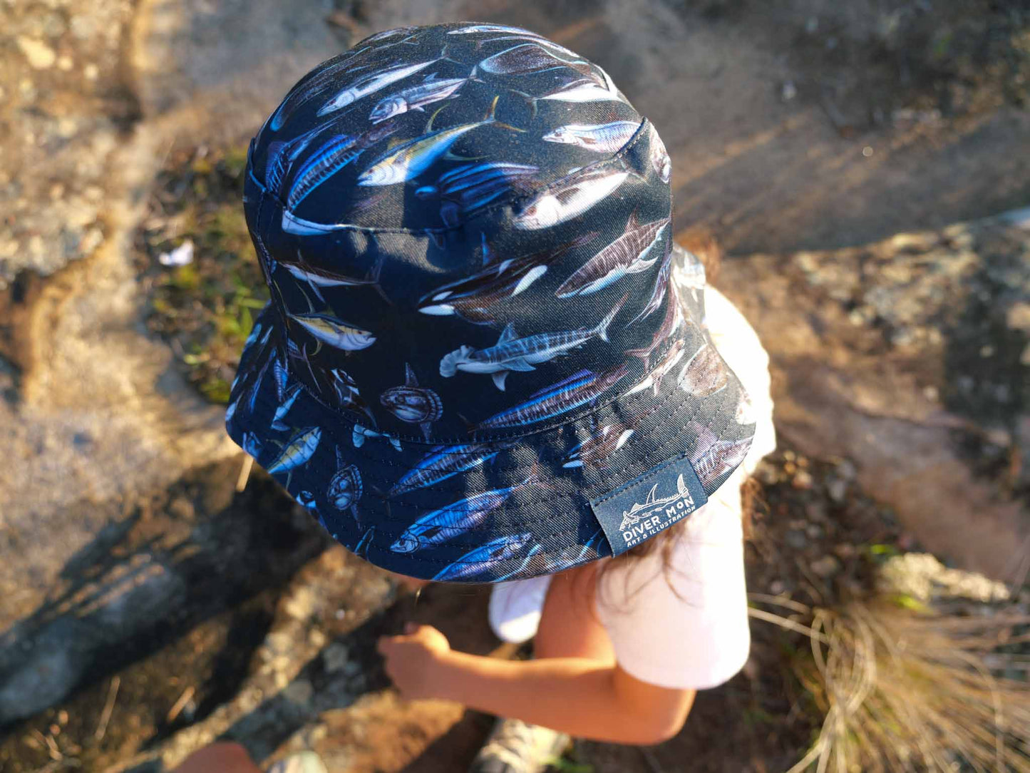 BLUE OCEAN BUCKET HAT