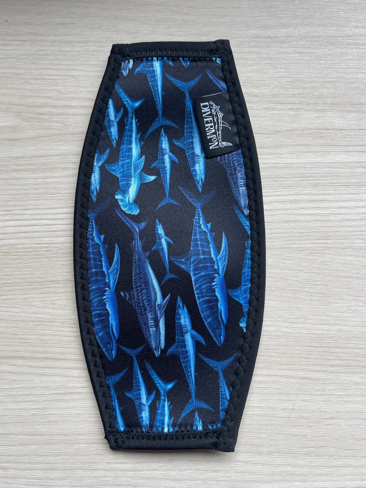 DISCOUNTED (FAULTY) BLACK SHARK NEOPRENE MASK TAMER