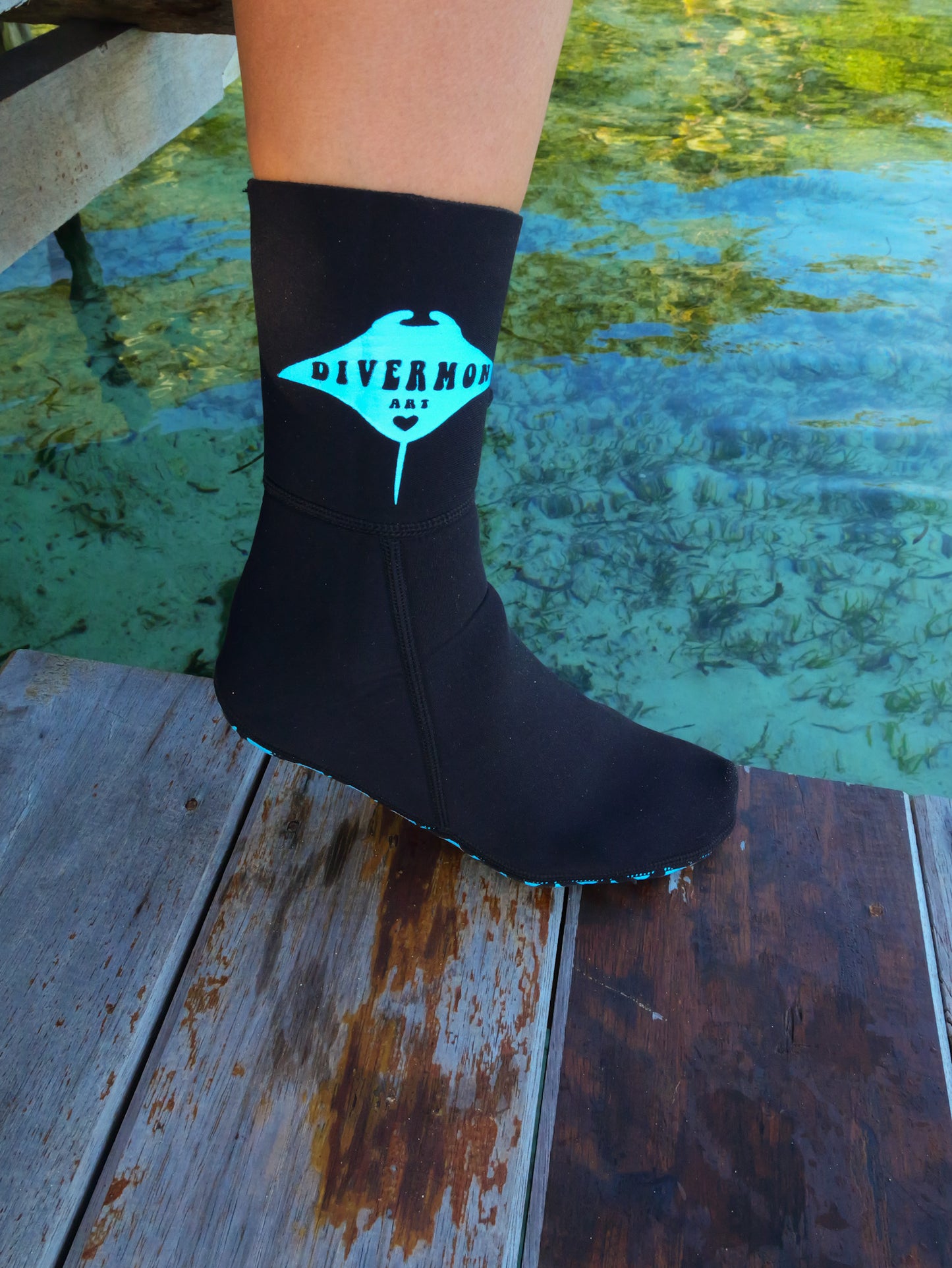 Black dive socks 2mm