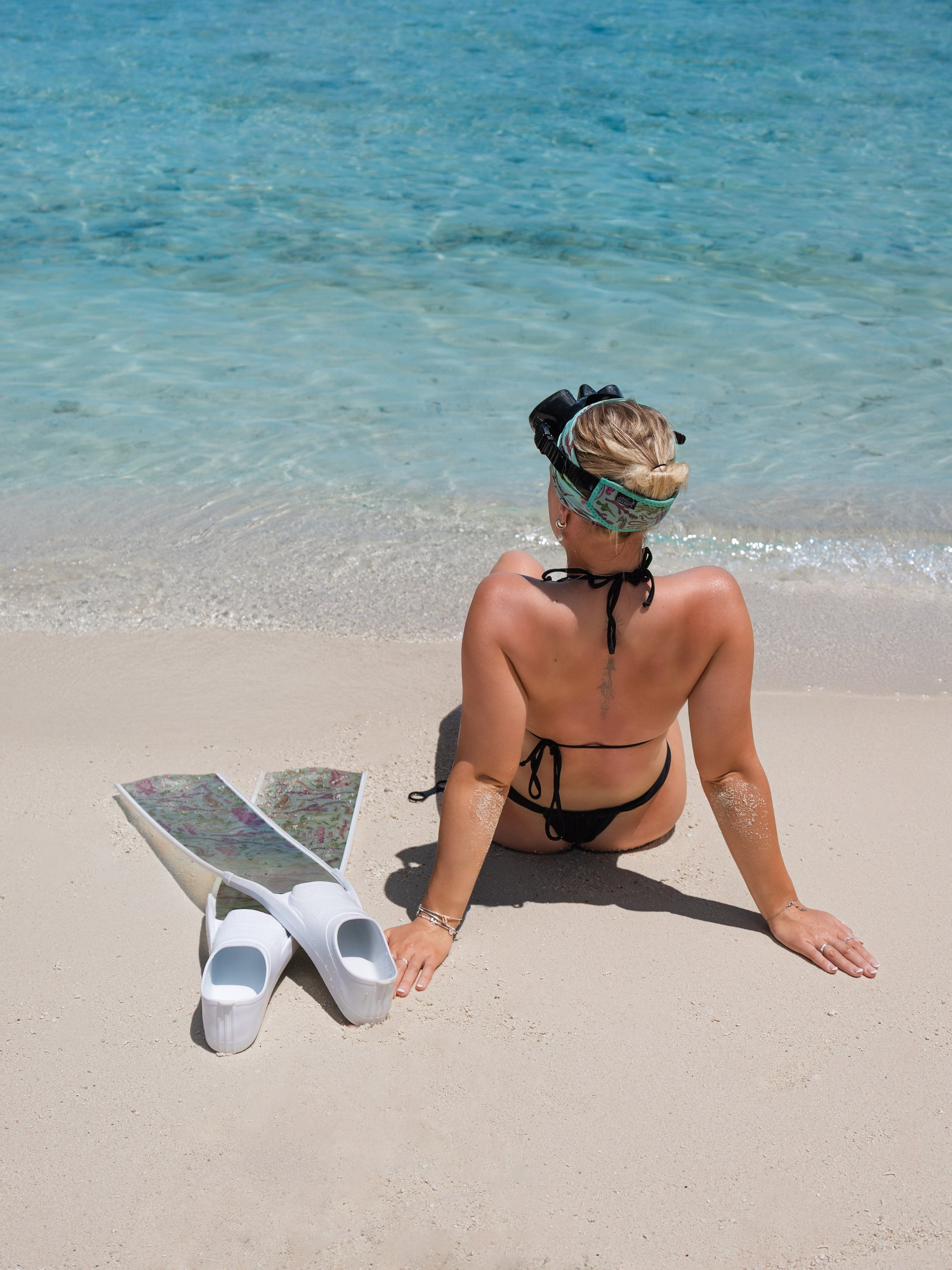 Seahorse freediving fins blade detail showing Divermon ocean design