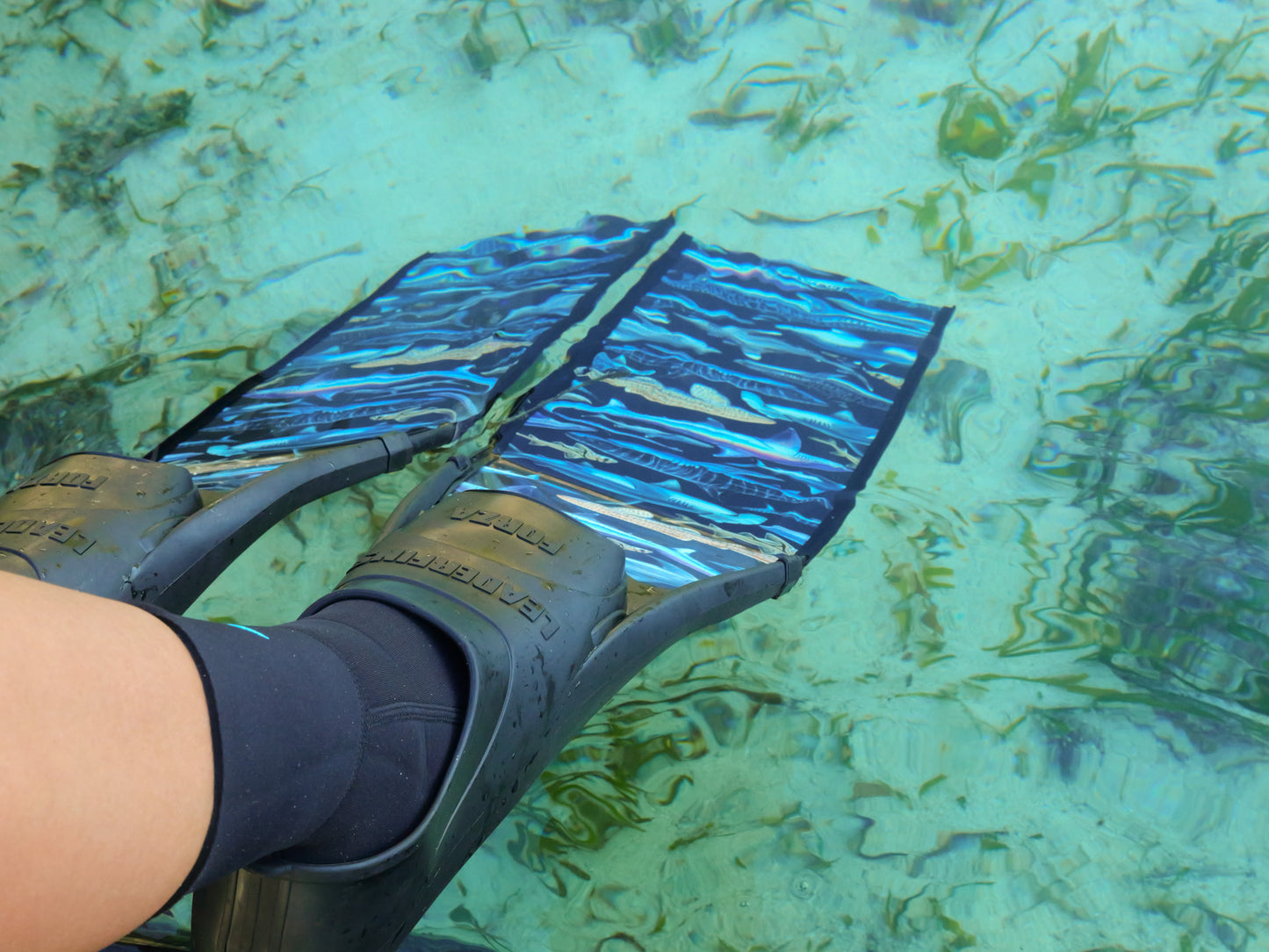Black dive socks 2mm