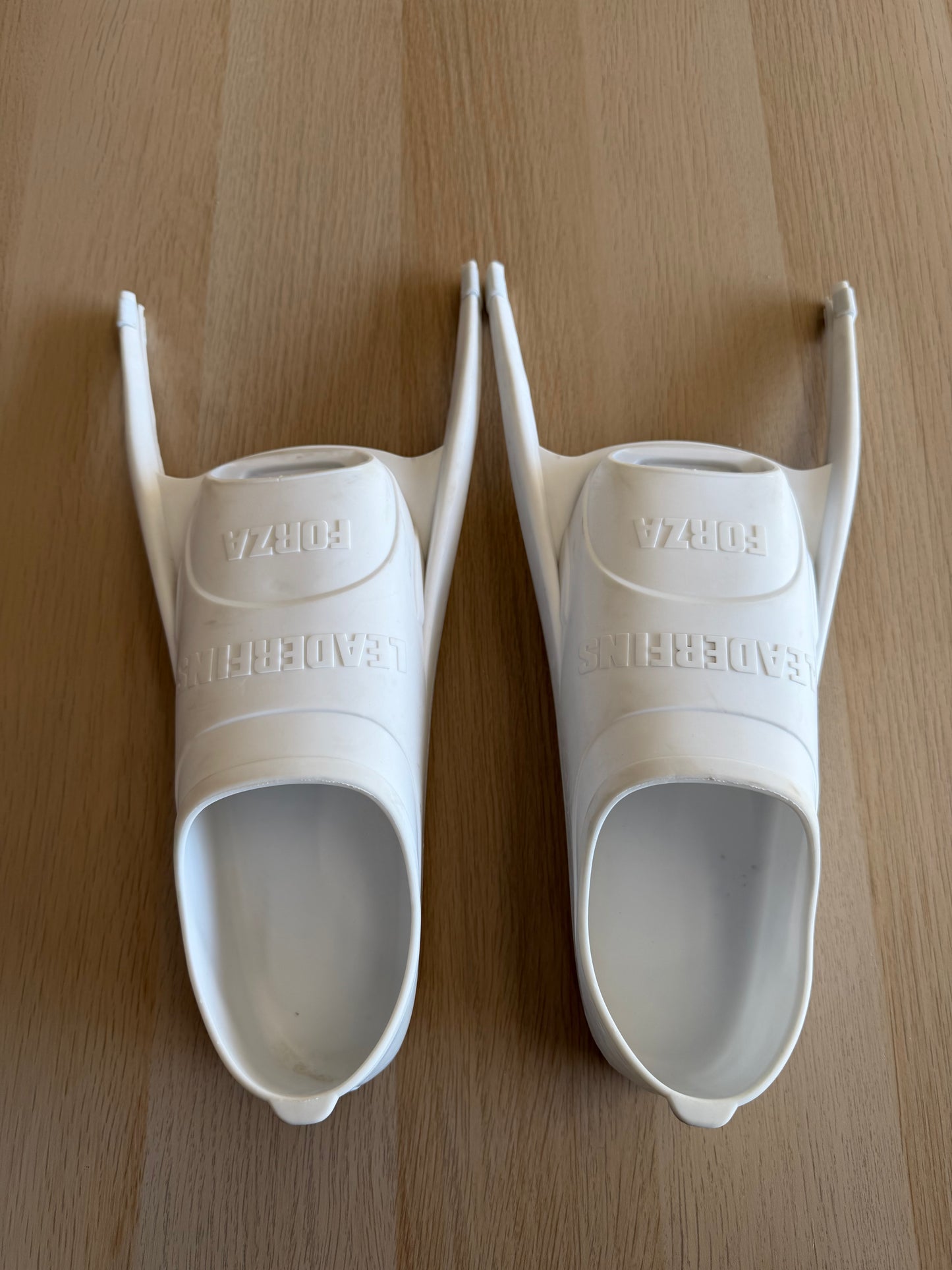 FOOT POCKETS WHITE (37-38 PRE LOVED) DISCOUNTED