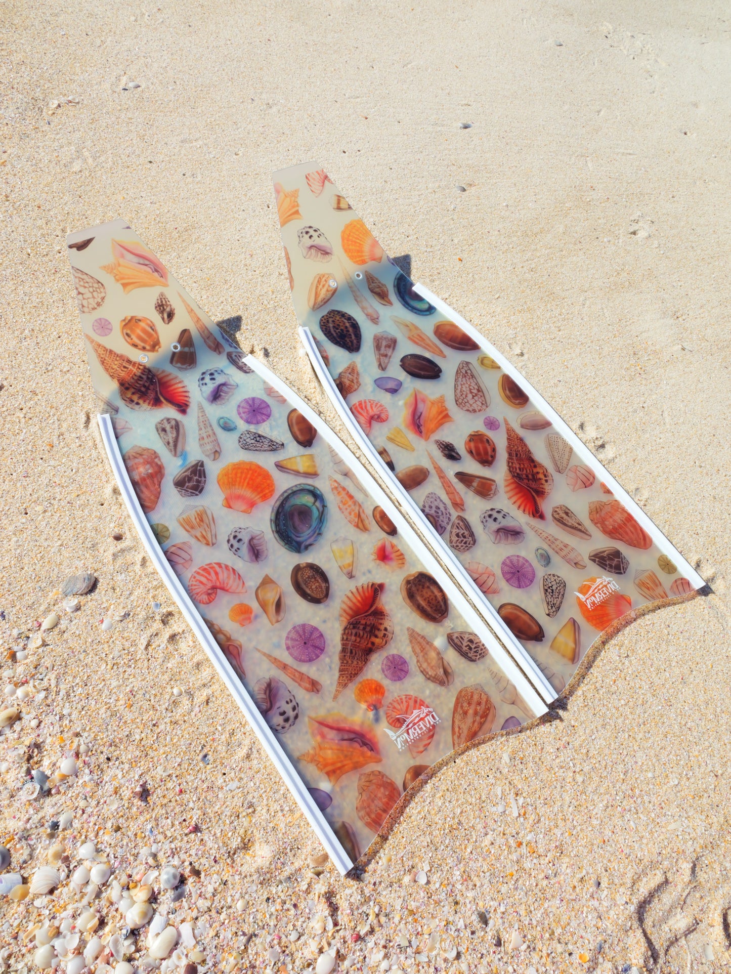 (COMING JULY) SHORT FINS SHELLS WHITE