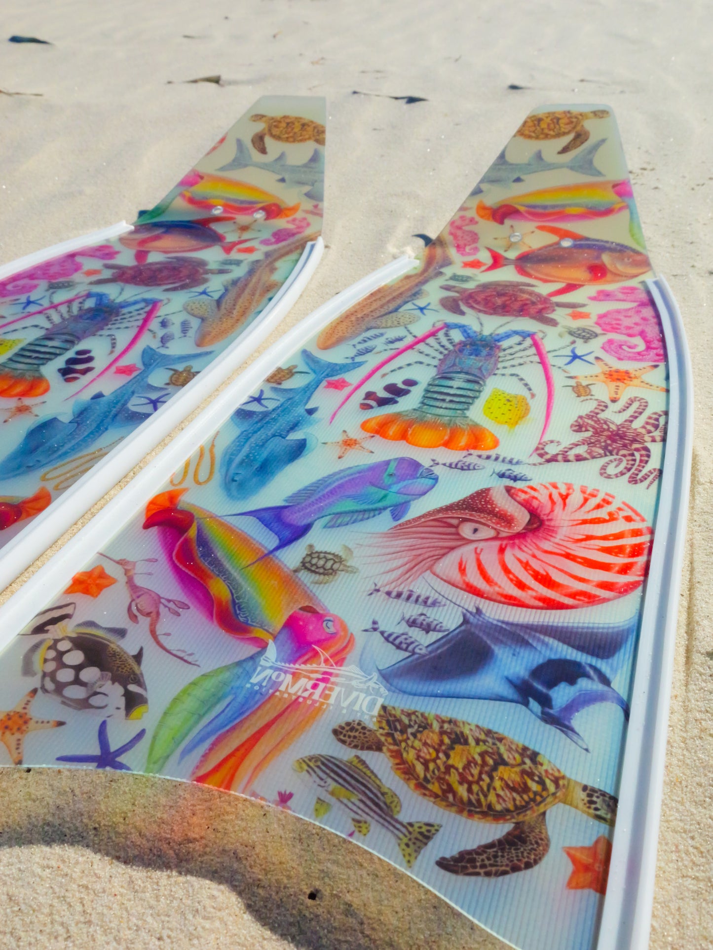 SHORT FINS RAINBOW WHITE