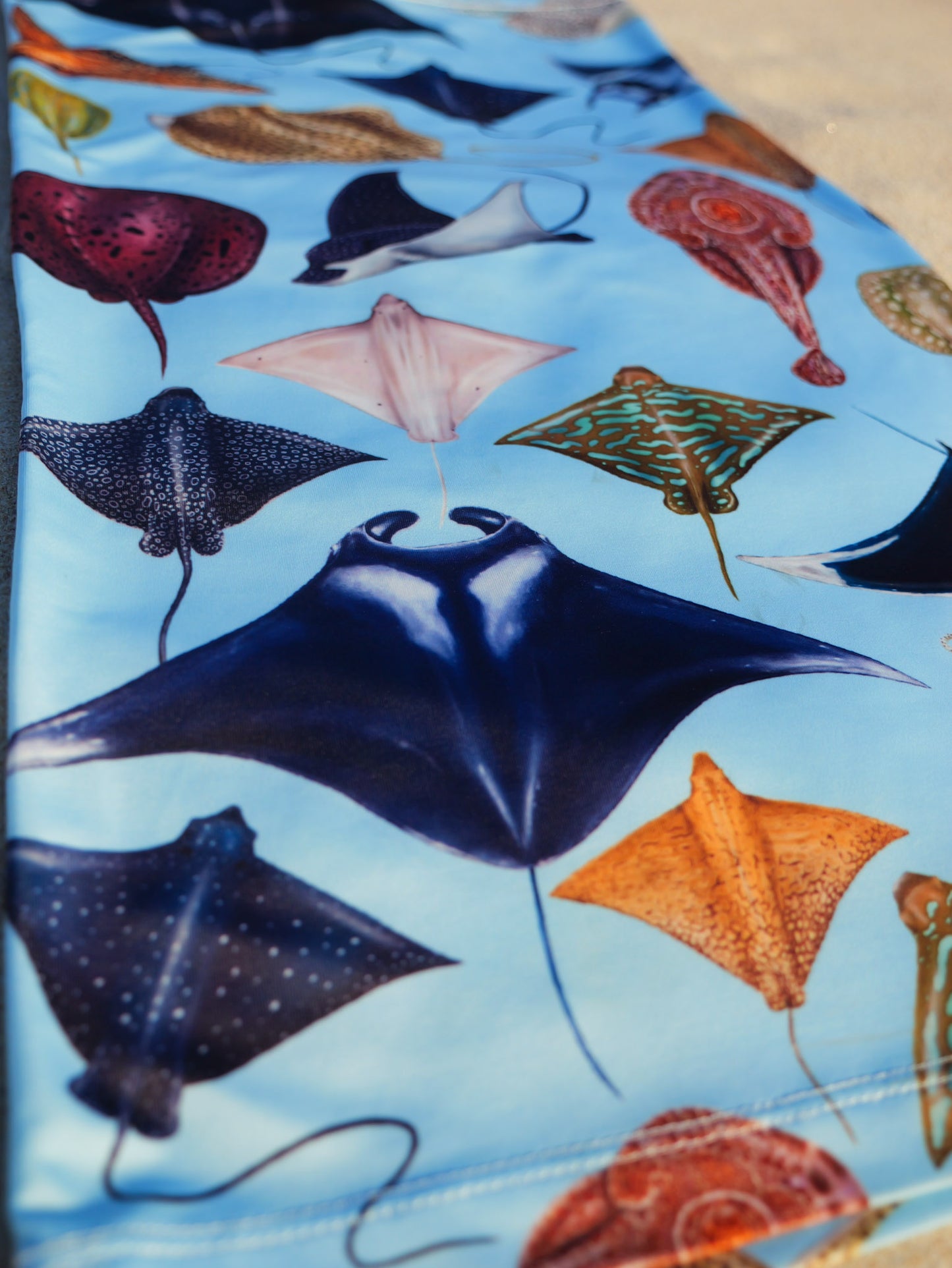 RAYS LIGHT BLUE UV GAITER HEADWEAR