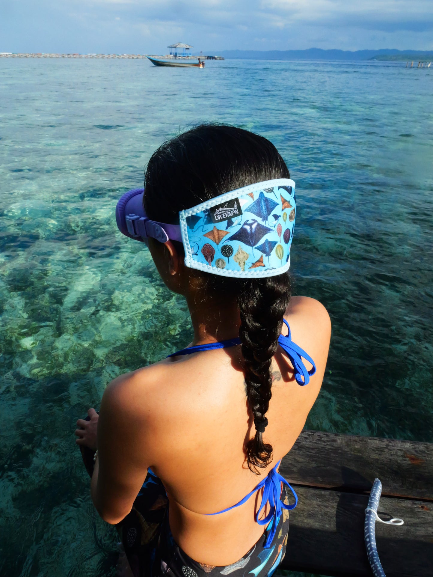Sting Ray and Manta ray design with a light blue background neoprene mask strap tamer ocean illustration by Diver Mon Art dive hair accessories