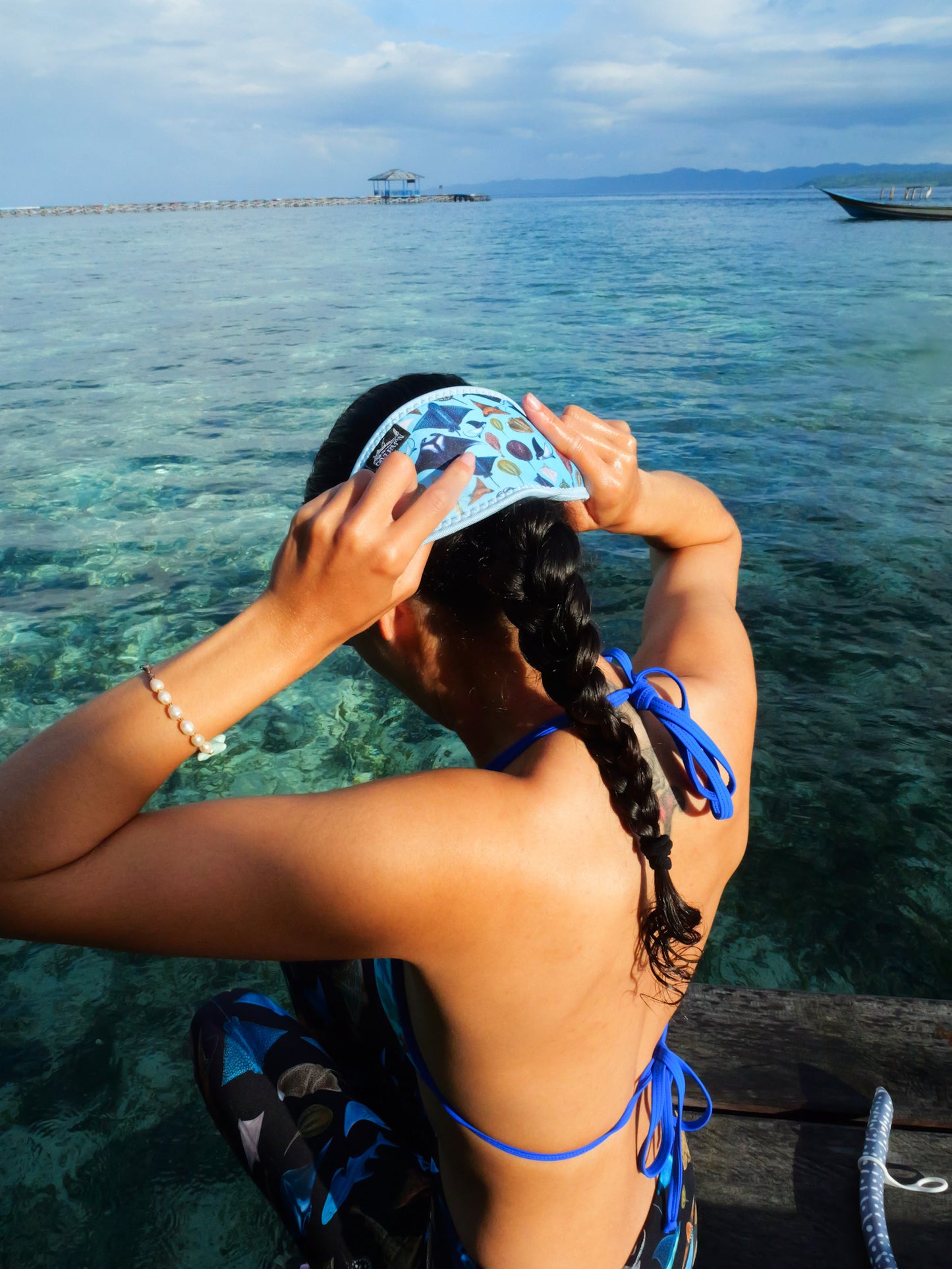Sting Ray and Manta ray design with a light blue background neoprene mask strap tamer ocean illustration by Diver Mon Art dive hair accessories